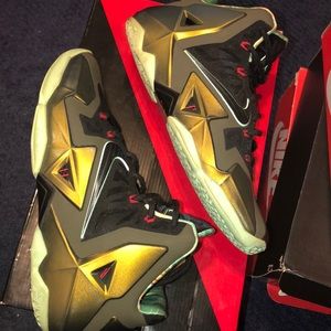 Lebron XI